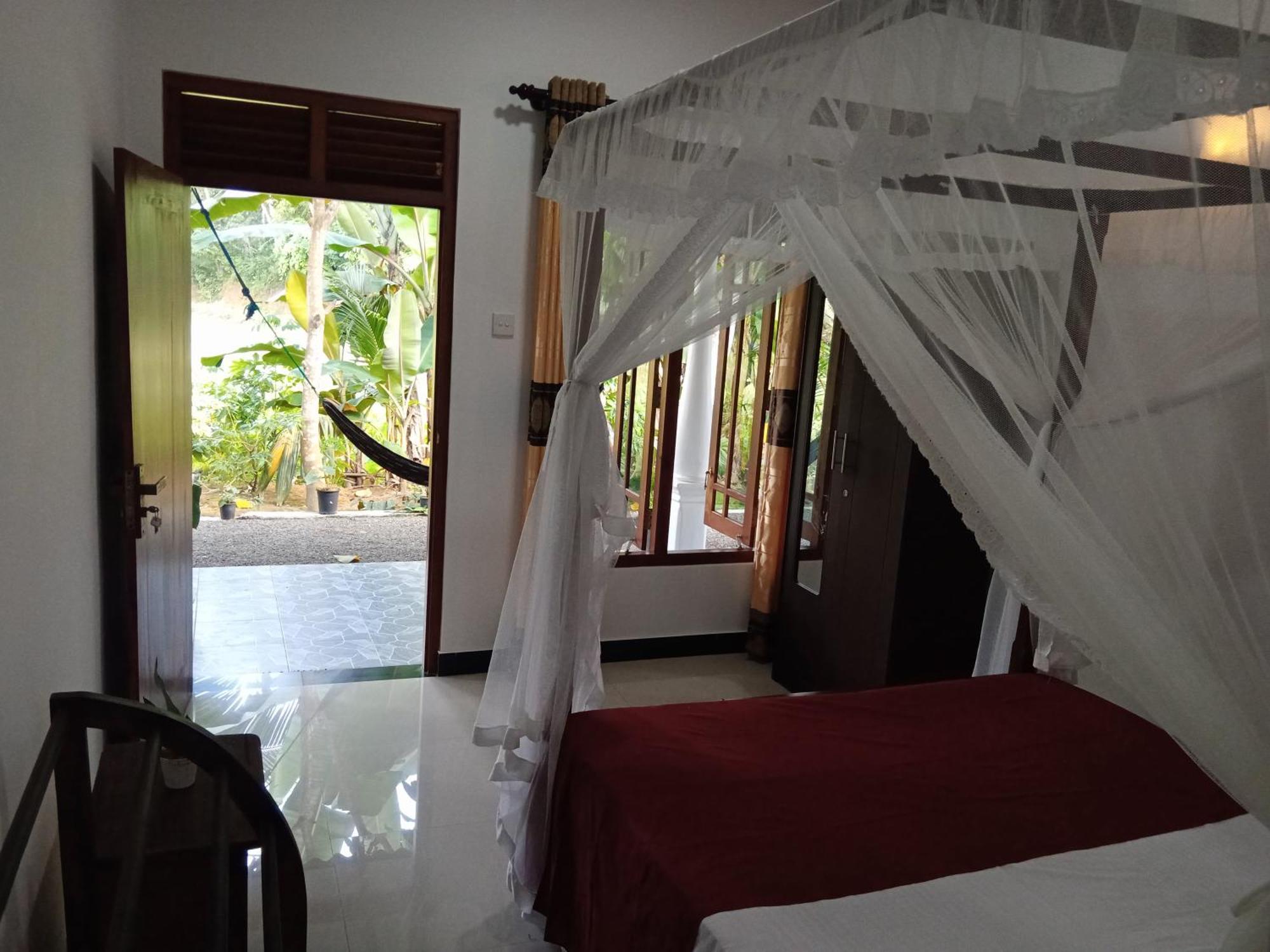 Bakery Family Guest House Mirissa Buitenkant foto